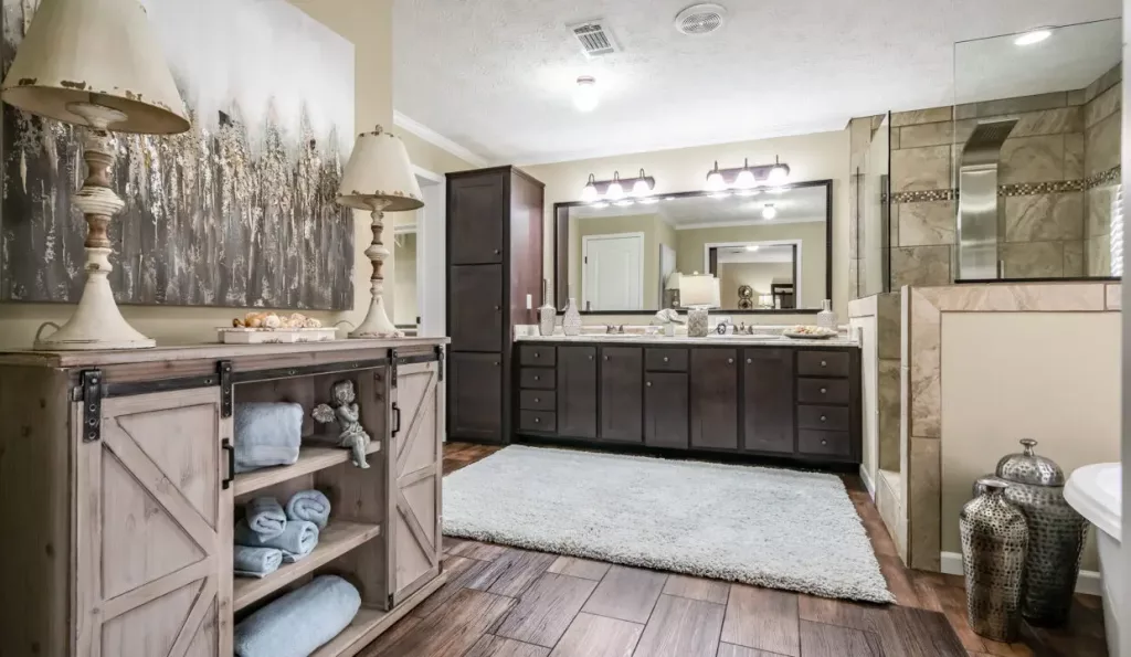 KB_3244_MBath_9664-1-1240×720-1