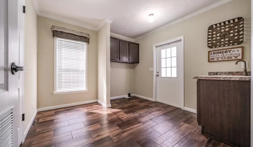 KB_3244_Utility_9787-1-1240×720-1