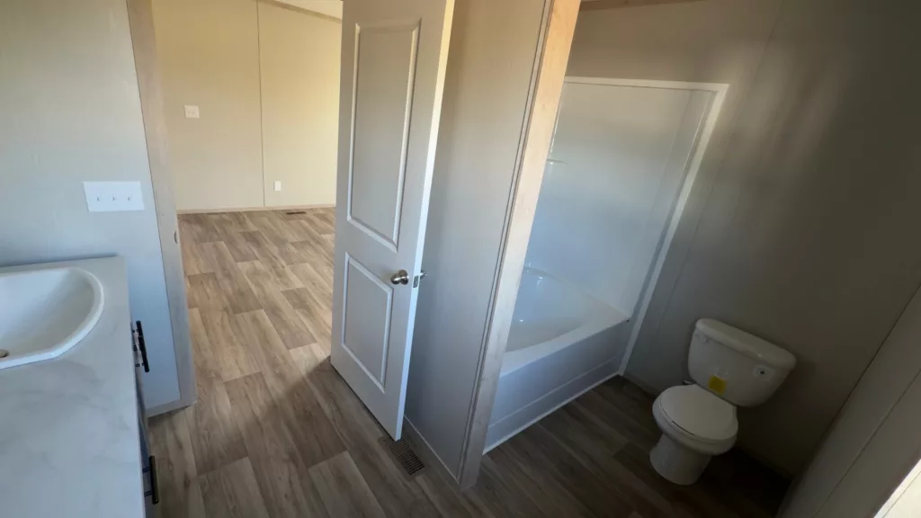 CjQKMFNuYXBjaGF0LzEzLjg1LjAuNTMgKGlQaG9uZTE4LDE7IGlPUyAyNi4xOyBnemlwKSAC