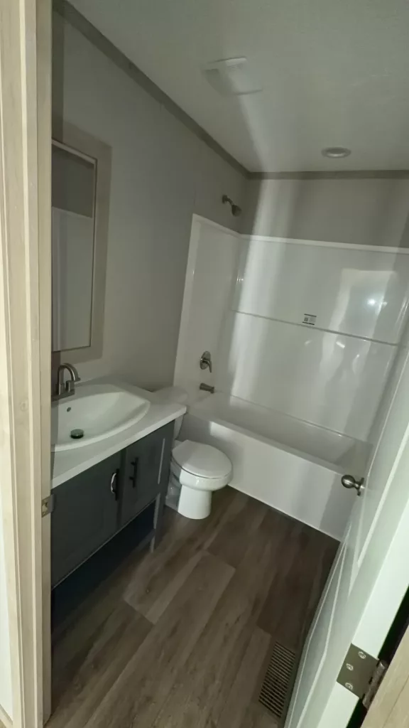 CjQKMFNuYXBjaGF0LzEzLjg1LjAuNTMgKGlQaG9uZTE4LDE7IGlPUyAyNi4xOyBnemlwKSAC