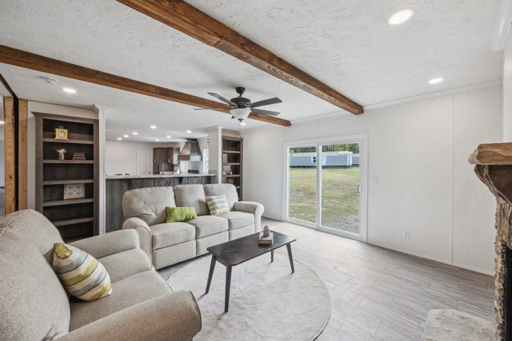 MD-62-32-Rubicon-living5