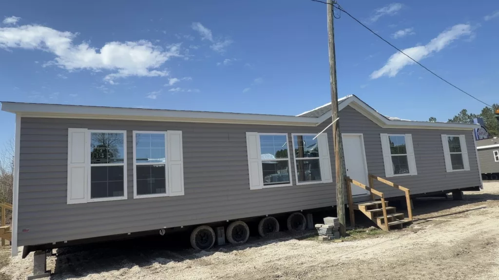 CjQKMFNuYXBjaGF0LzEzLjgyLjAuNTIgKGlQaG9uZTE4LDE7IGlPUyAyNi4xOyBnemlwKSAC