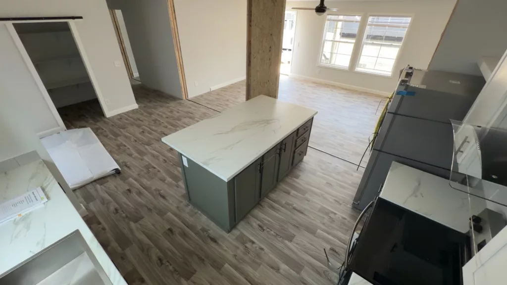 CjQKMFNuYXBjaGF0LzEzLjgyLjAuNTIgKGlQaG9uZTE4LDE7IGlPUyAyNi4xOyBnemlwKSAC