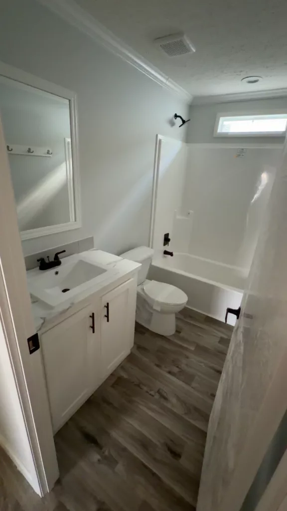 CjQKMFNuYXBjaGF0LzEzLjgyLjAuNTIgKGlQaG9uZTE4LDE7IGlPUyAyNi4xOyBnemlwKSAC