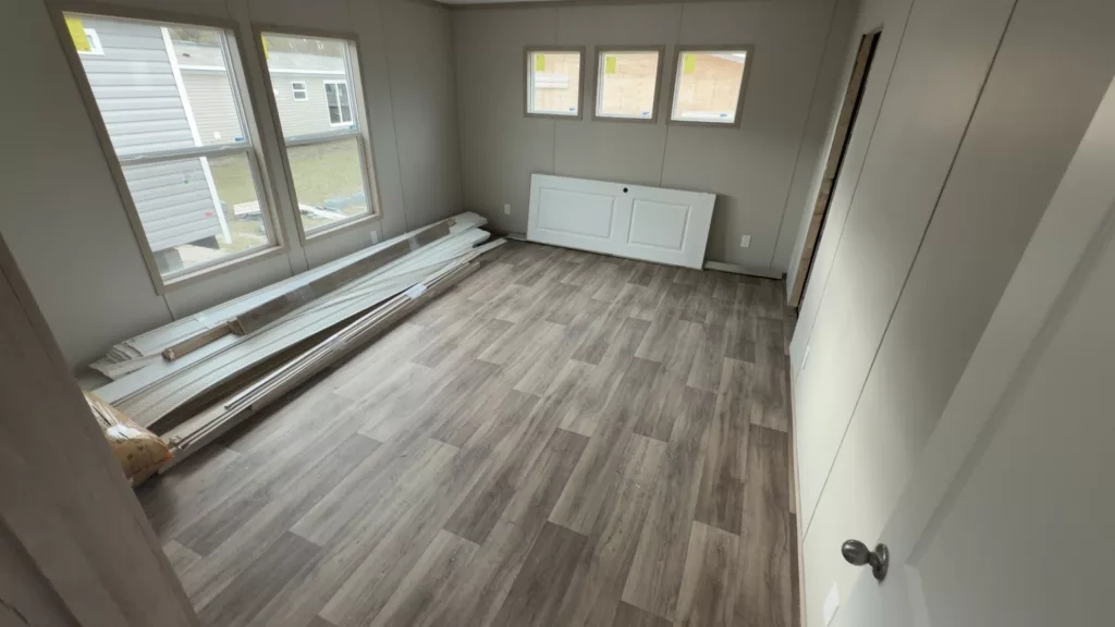 CjMKL1NuYXBjaGF0LzEzLjgyLjEuMCAoaVBob25lMTgsMTsgaU9TIDI2LjE7IGd6aXApIAI=