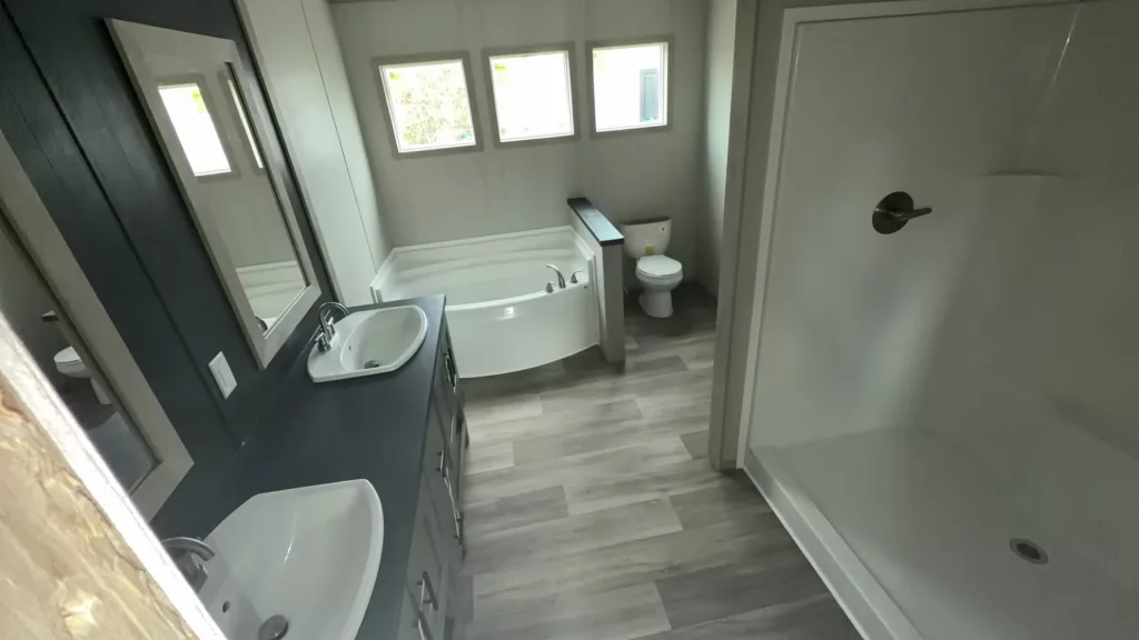 CjMKL1NuYXBjaGF0LzEzLjgyLjEuMCAoaVBob25lMTgsMTsgaU9TIDI2LjE7IGd6aXApIAI=