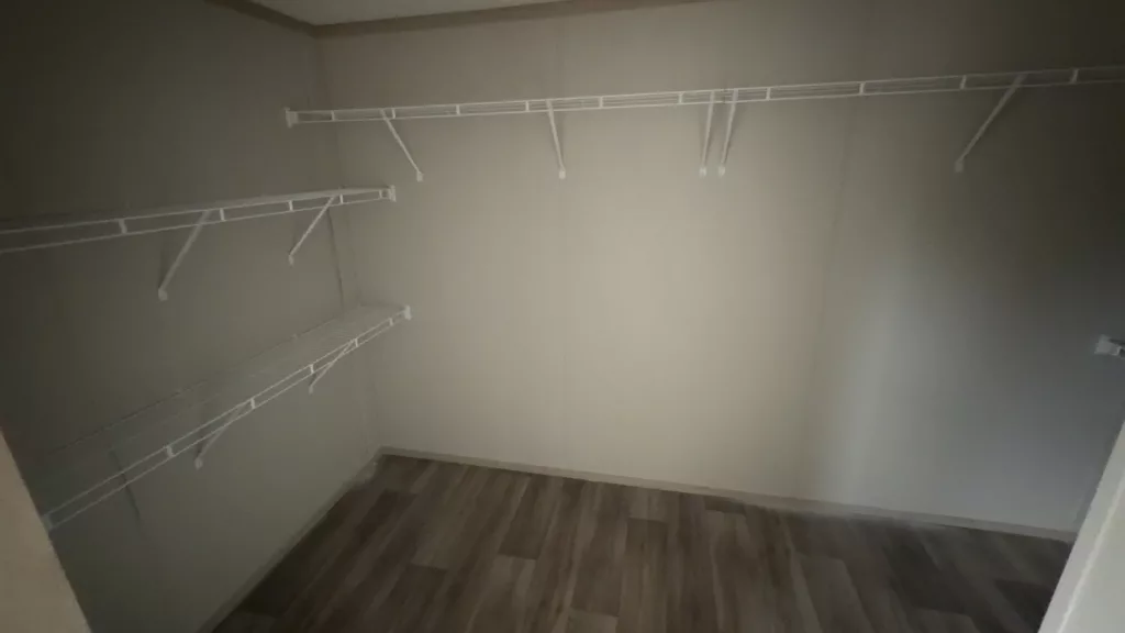 CjMKL1NuYXBjaGF0LzEzLjgyLjEuMCAoaVBob25lMTgsMTsgaU9TIDI2LjE7IGd6aXApIAI=