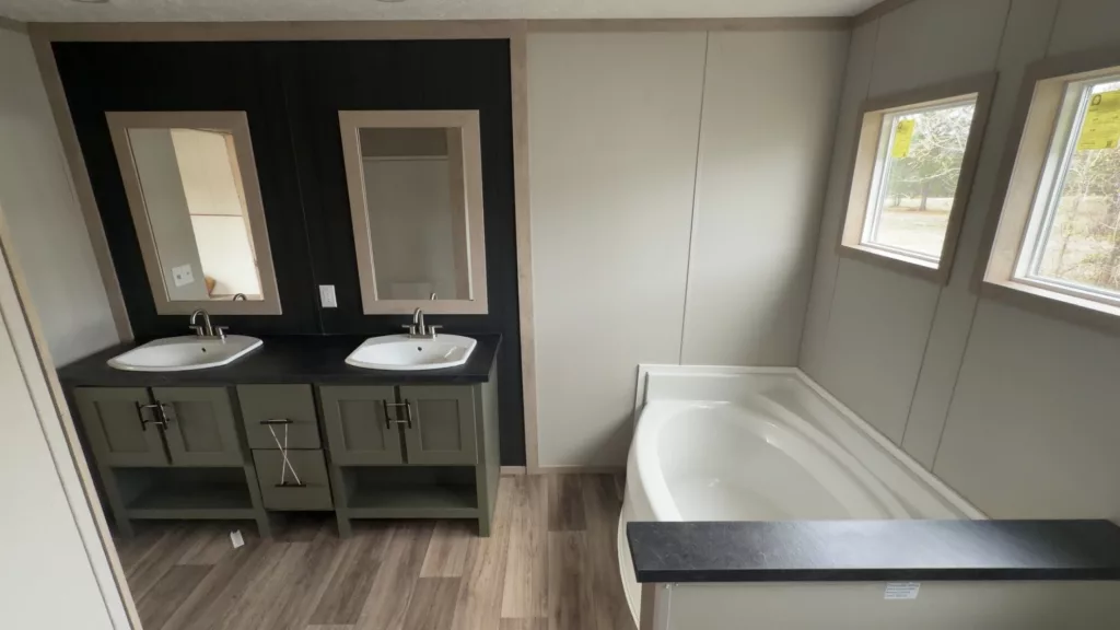 CjMKL1NuYXBjaGF0LzEzLjgyLjEuMCAoaVBob25lMTgsMTsgaU9TIDI2LjE7IGd6aXApIAI=