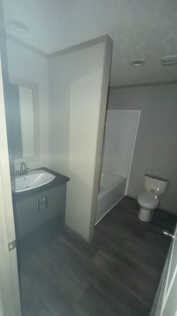 CjMKL1NuYXBjaGF0LzEzLjgyLjEuMCAoaVBob25lMTgsMTsgaU9TIDI2LjE7IGd6aXApIAI=