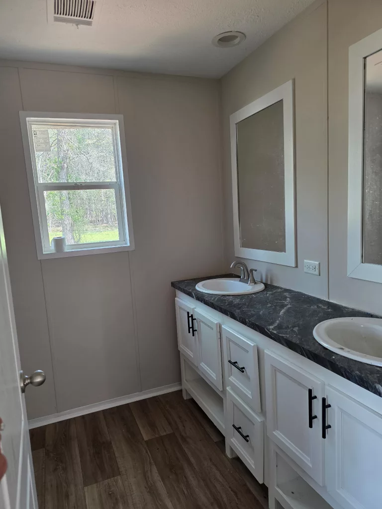 ad744319-f92b-4b53-9ab6-e585016468f4